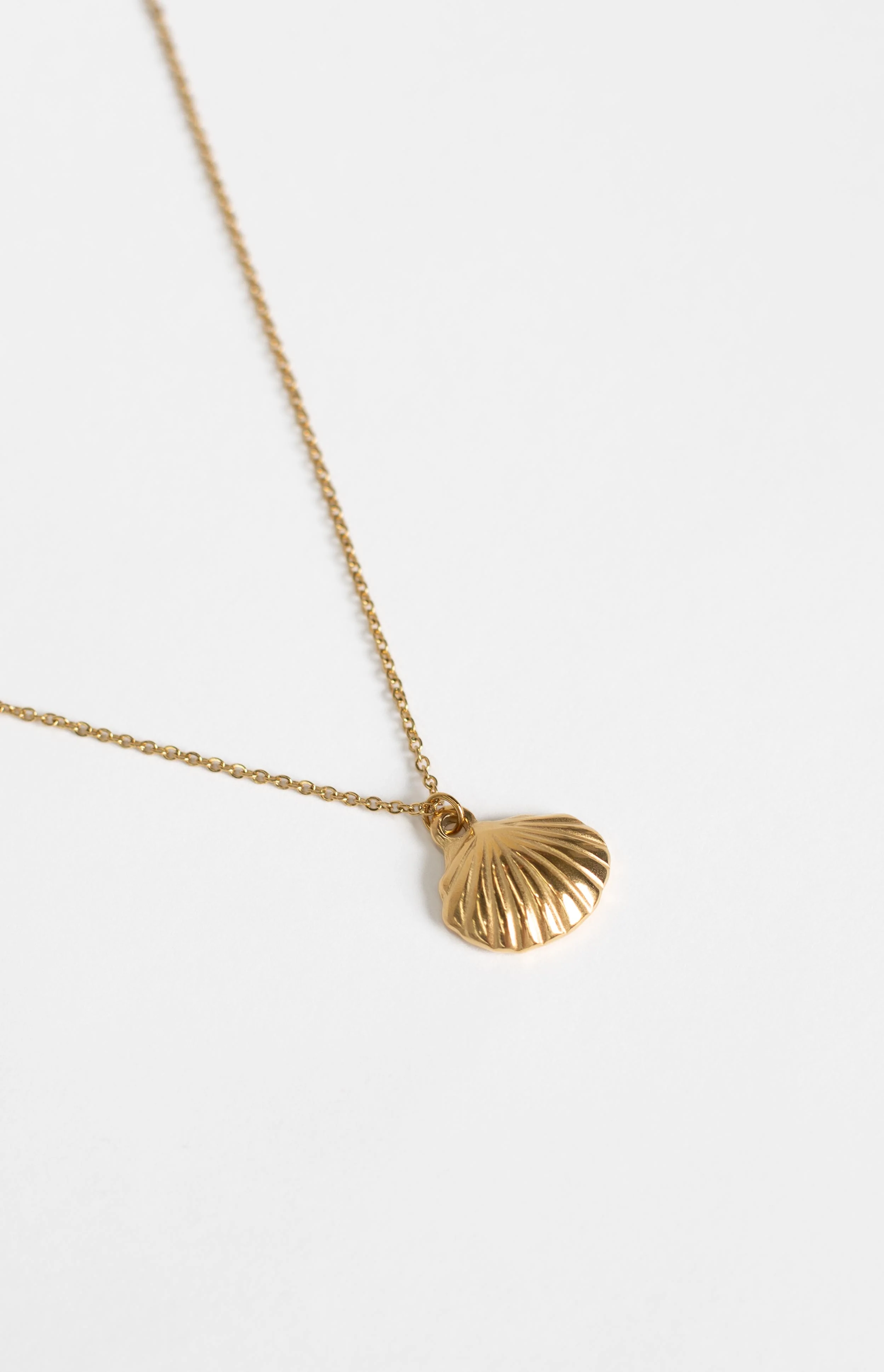 Ariel Gold Shell Necklace - Image 2