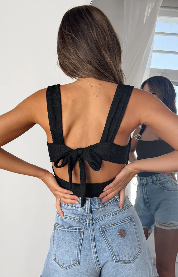 Vida Black Bow Top - Image 10