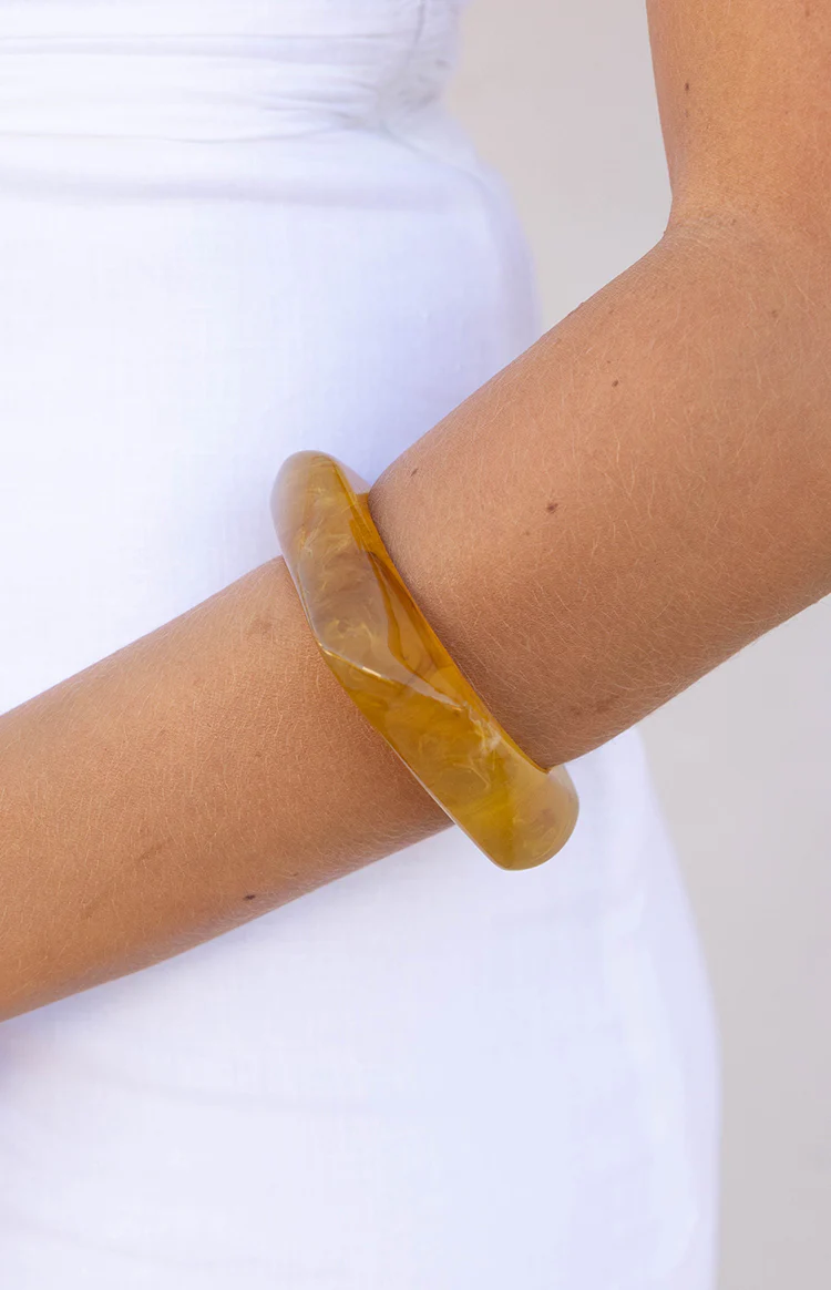 Zantie Yellow Resin Square Bangle - Image 3